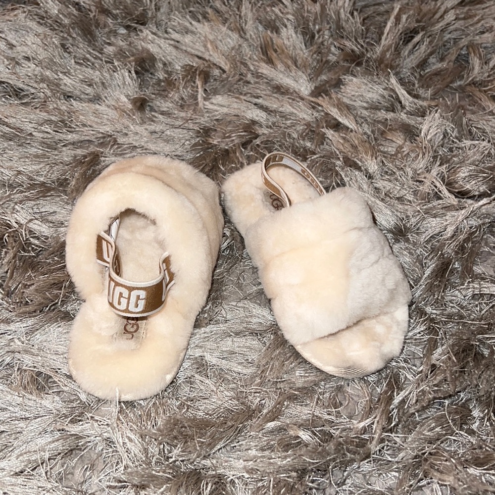 Ugg T fluff yeah slide